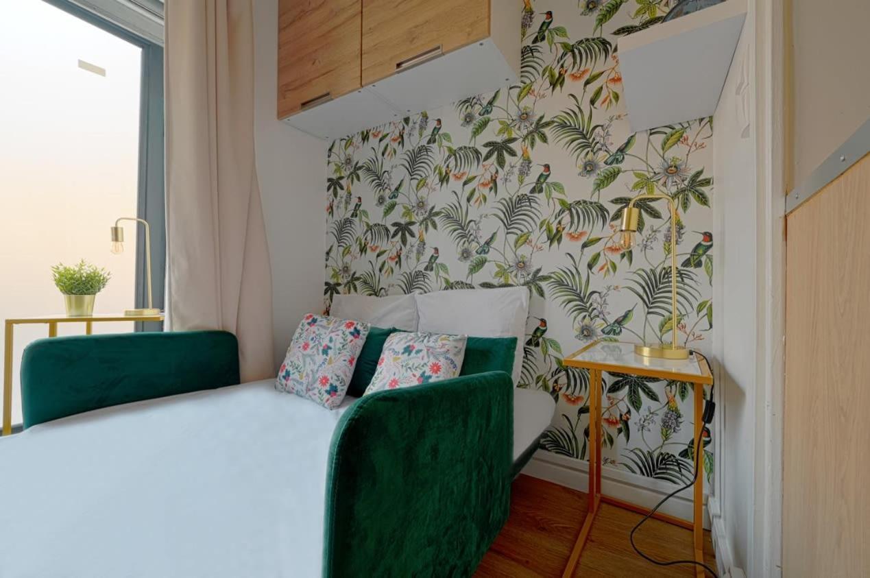Апартаменты Cosy Renovated Studio In Heart Of Marais, Best Area To Discover In Париж Экстерьер фото