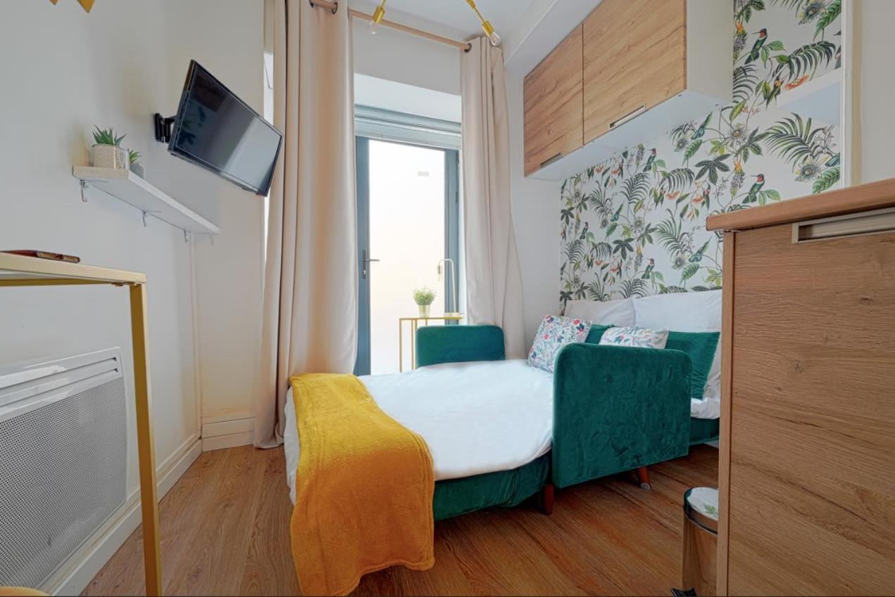 Апартаменты Cosy Renovated Studio In Heart Of Marais, Best Area To Discover In Париж Экстерьер фото